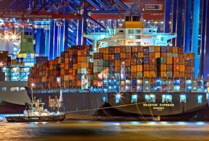 Containerschiff im Hamburger Hafen, Quelle: Pexels.com, Urheber: Julius Silver