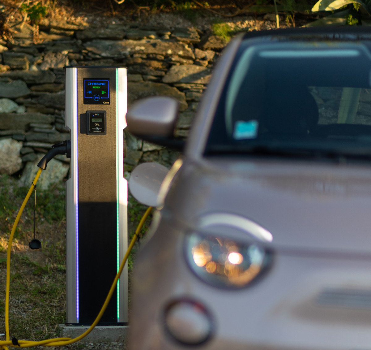 Photo of FIAT500e charging at BVSC-Partner Elinta-Charge Charging Station #BVSCmobility