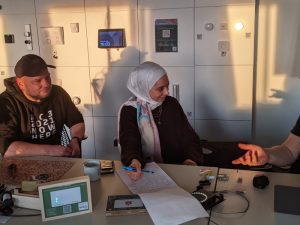 Photo BVSC Workshop - Projekt CLAIRYFI: Mithilfe von IoT-Sensorik und offenen IoT-Plattformen werden Umweltparameter wie Luftqualität, Lärm- und Hitzebelastung sowie weitere raumklimatische Faktoren gemessen, analysiert und für Forschung, Bildung und Öffentlichkeit zugänglich gemacht Der BVSC berät die Teilnehmenden im Rahmen des Projektes bei Auswahl, Installation und Betrieb der notwendigen Sensoren und Software-Lösungen, die übersichtlich dargestellte, leicht verständliche Echtzeit-Daten, Analysen, Prognosen sowie nützliche Berichte und Tipps zu Energieverbrauch und Raumklima liefern.